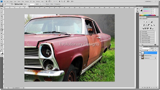 Photoshop Tutorials CS4-CS5: How to fade an image into the background