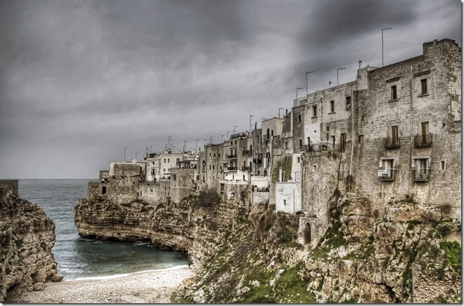 cityonthecliffs thumb 52 Beautiful Examples  of HDR Photography